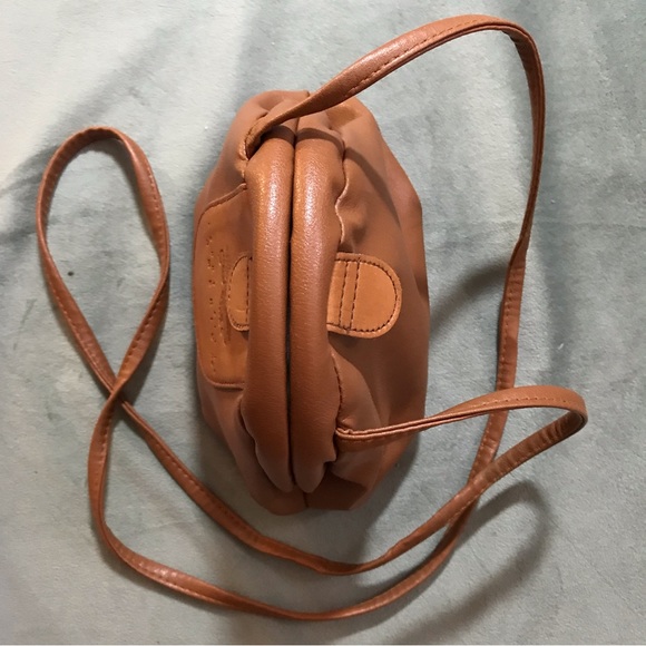 Vintage America PERRY ELLIS brown “shell” style crossbody leather bag - Picture 5 of 7